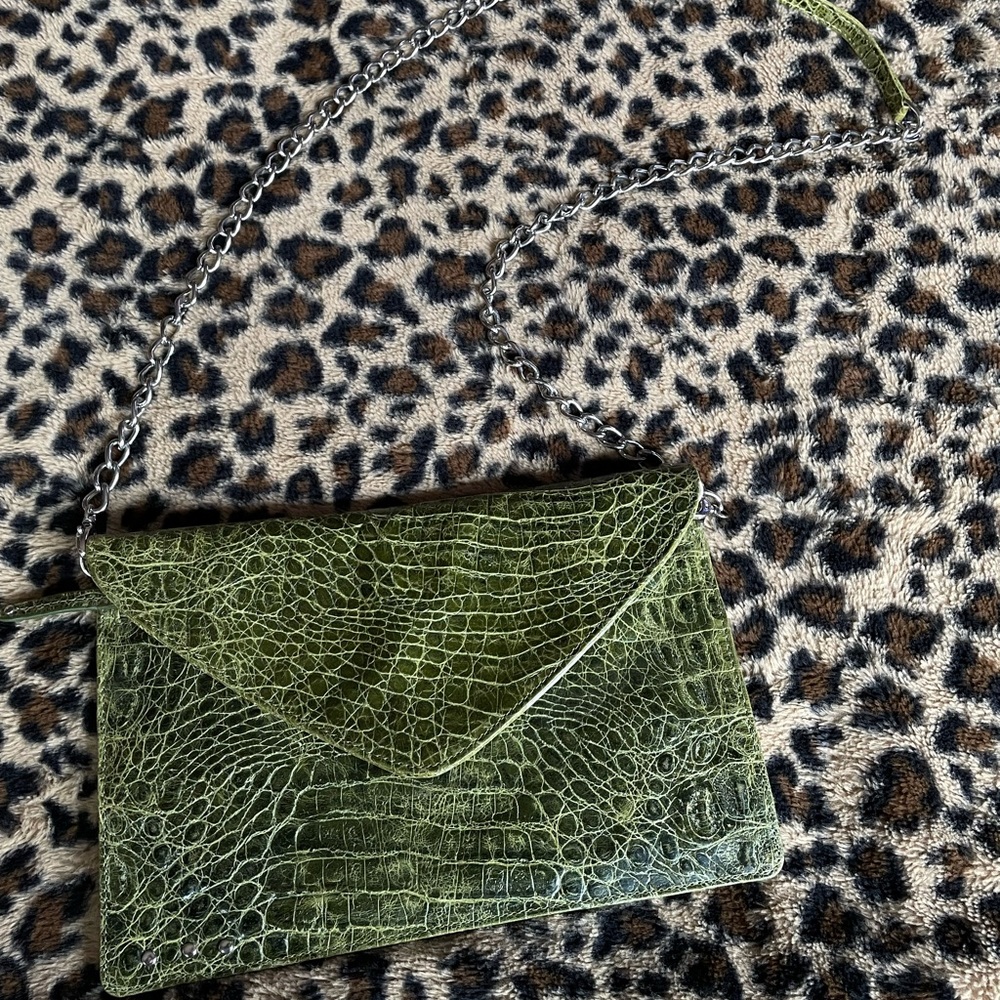 REAL LEATHER GREEN CROC EMBOSSED CROSSBODY PURSE/CLUTCH
